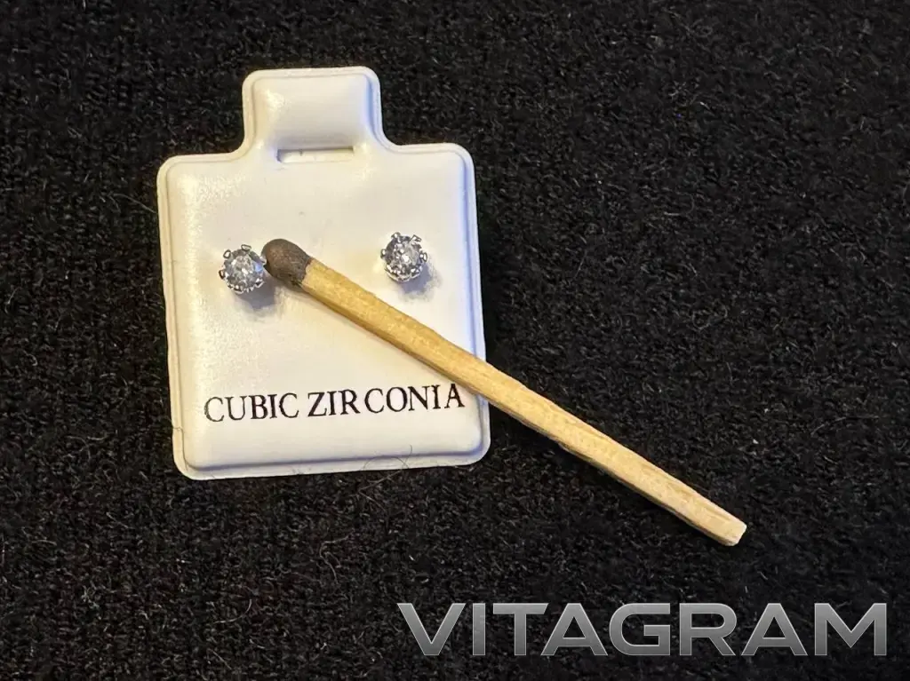 Гвоздики с цирконием, новые