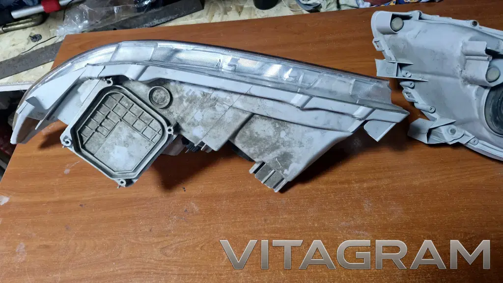 Фары на toyota camry 40