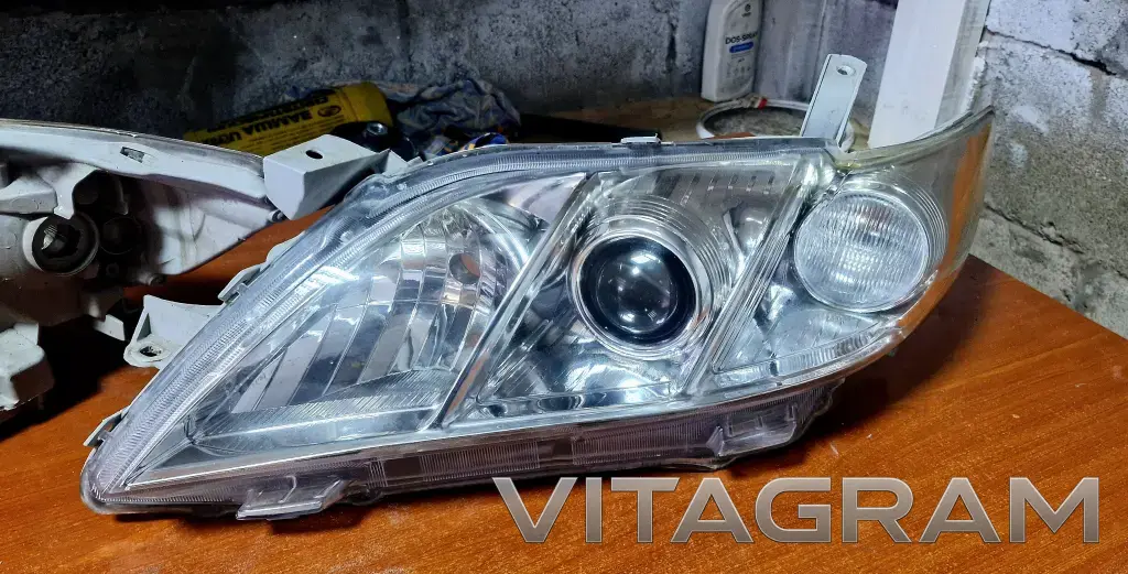 Фары на toyota camry 40