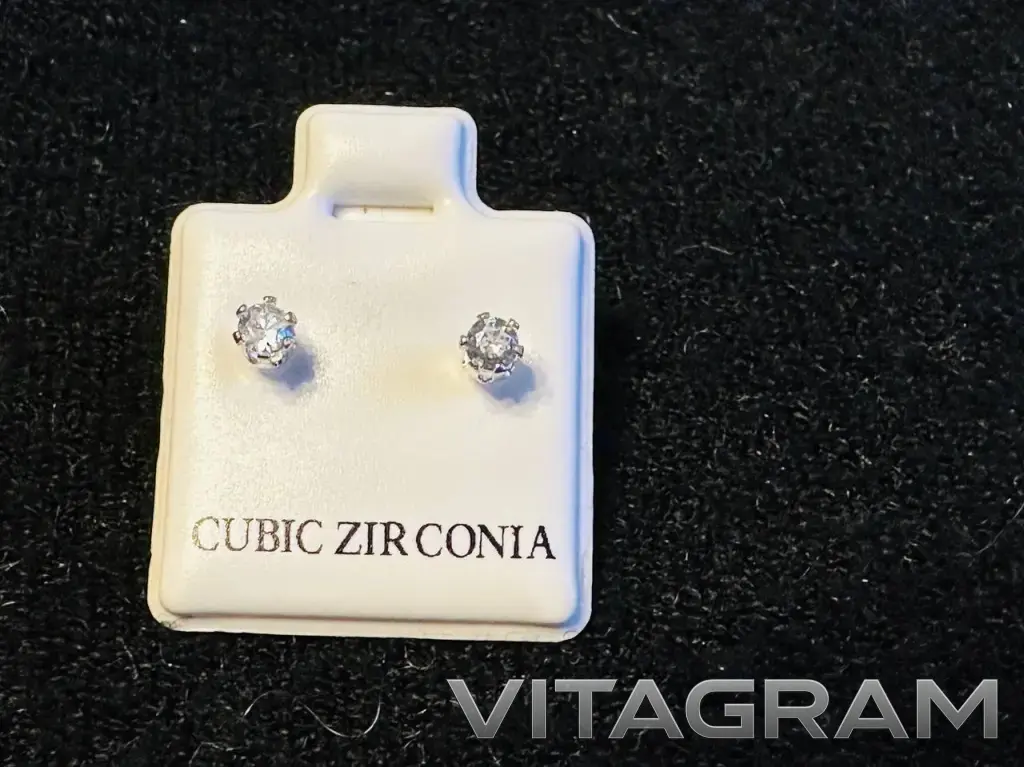 Гвоздики с цирконием, новые