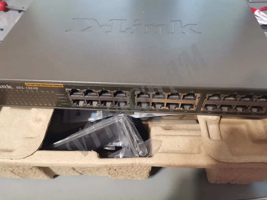 Не управляемый коммутатор свитч 24 порта 100