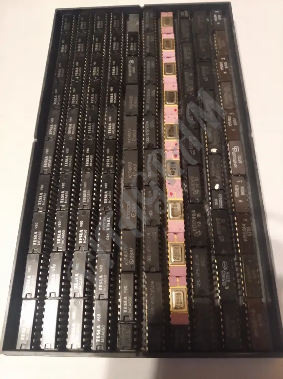 Микросхемы СССР и импортные в ассортименте