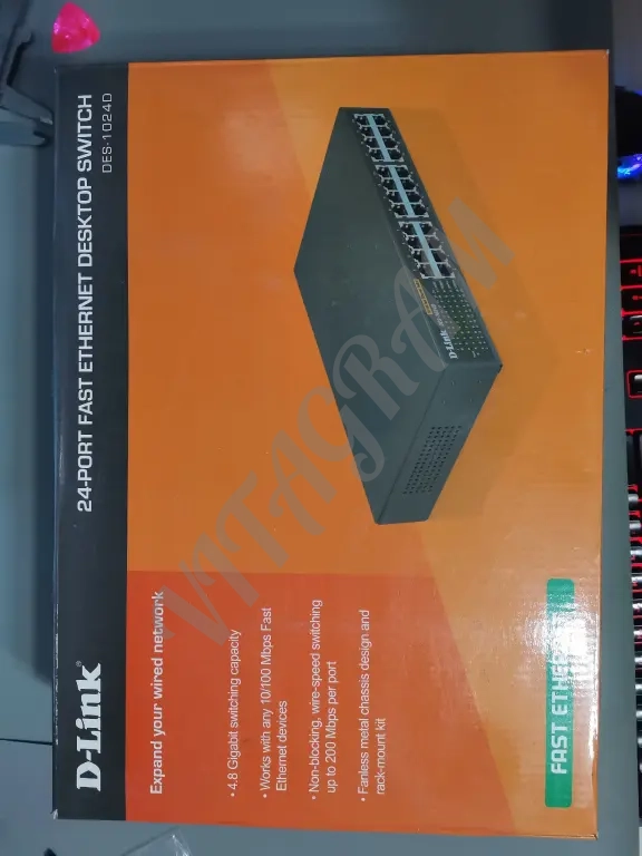 Не управляемый коммутатор свитч 24 порта 100